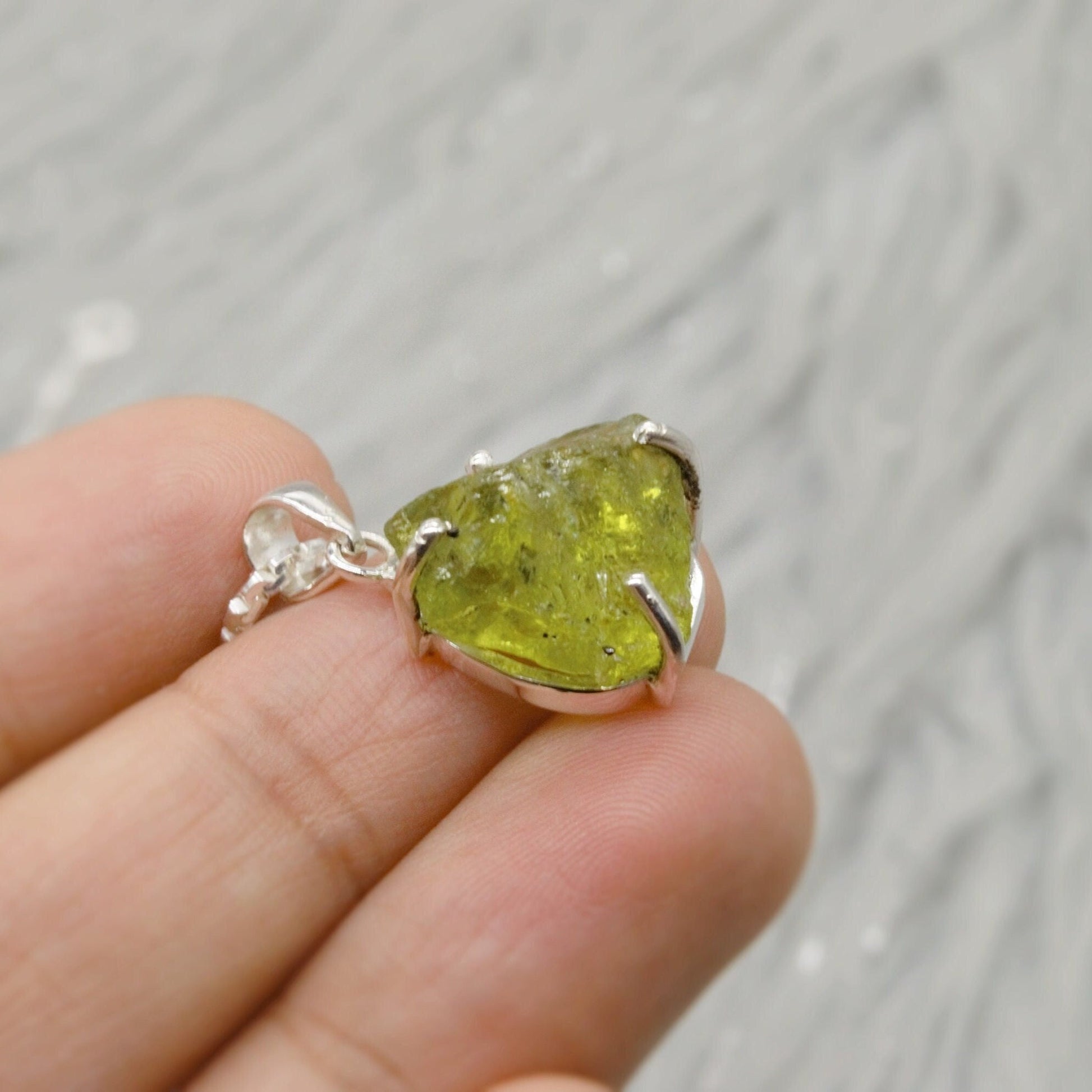 Raw Peridot Silver Chain Pendant Necklace, Rough Cut Peridot Necklace, August Birthstone, Raw Gemstone, Sterling Silver, Birthday Gift