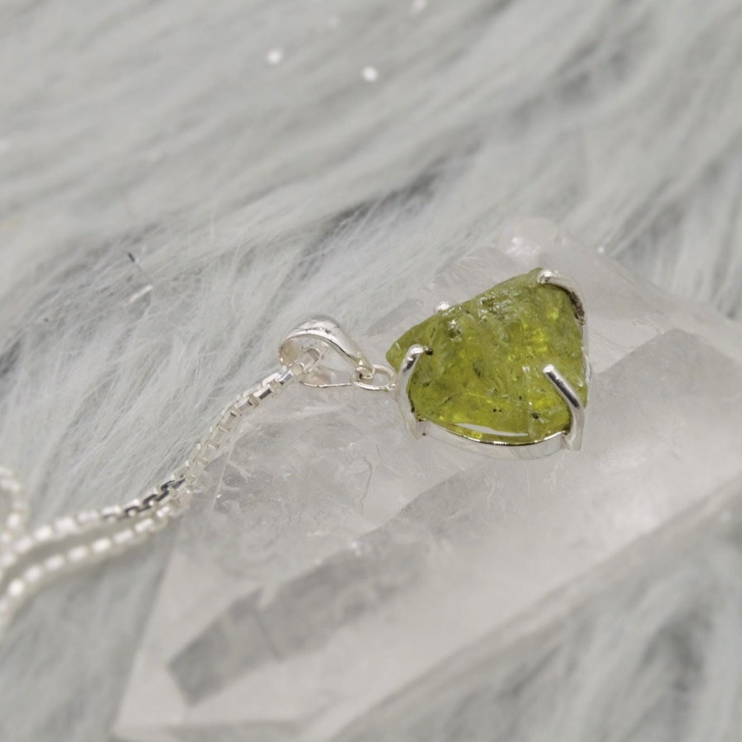 Raw Peridot Silver Chain Pendant Necklace, Rough Cut Peridot Necklace, August Birthstone, Raw Gemstone, Sterling Silver, Birthday Gift